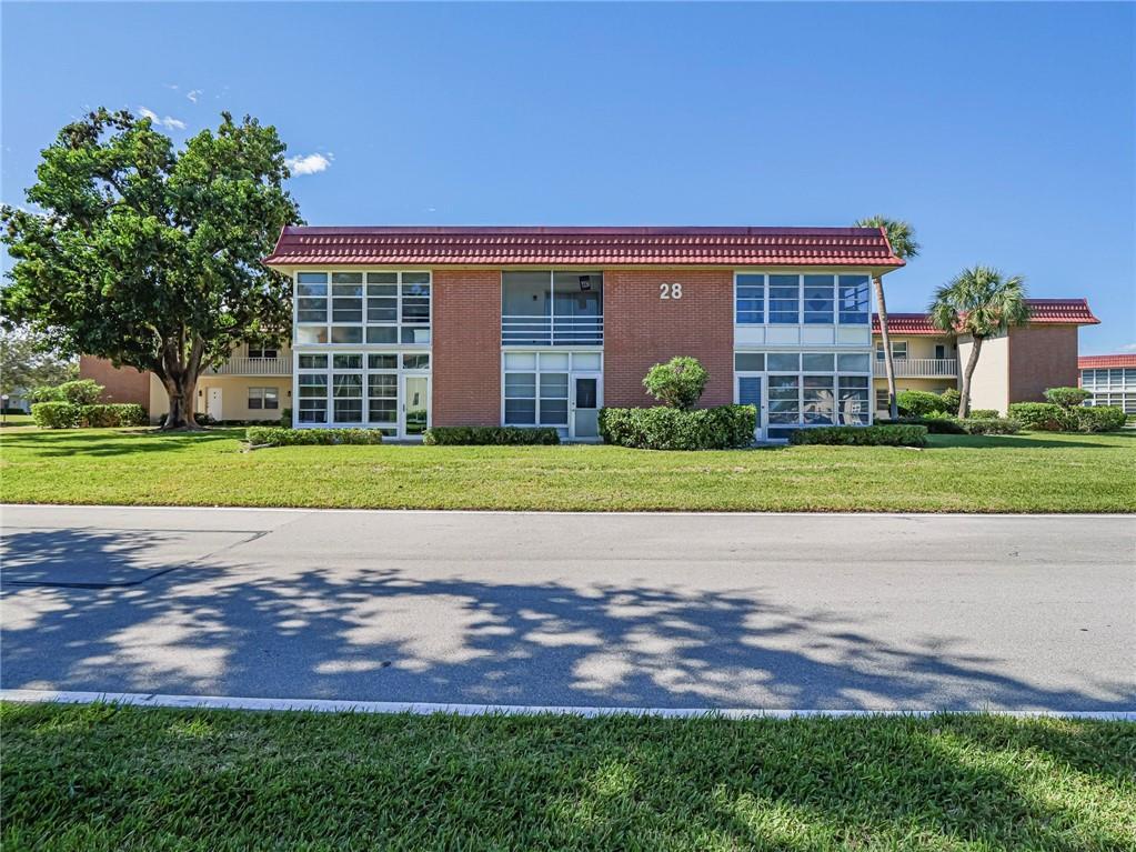 VISTA ROYALE PHASE IV BLDGS 83-111 - Residential