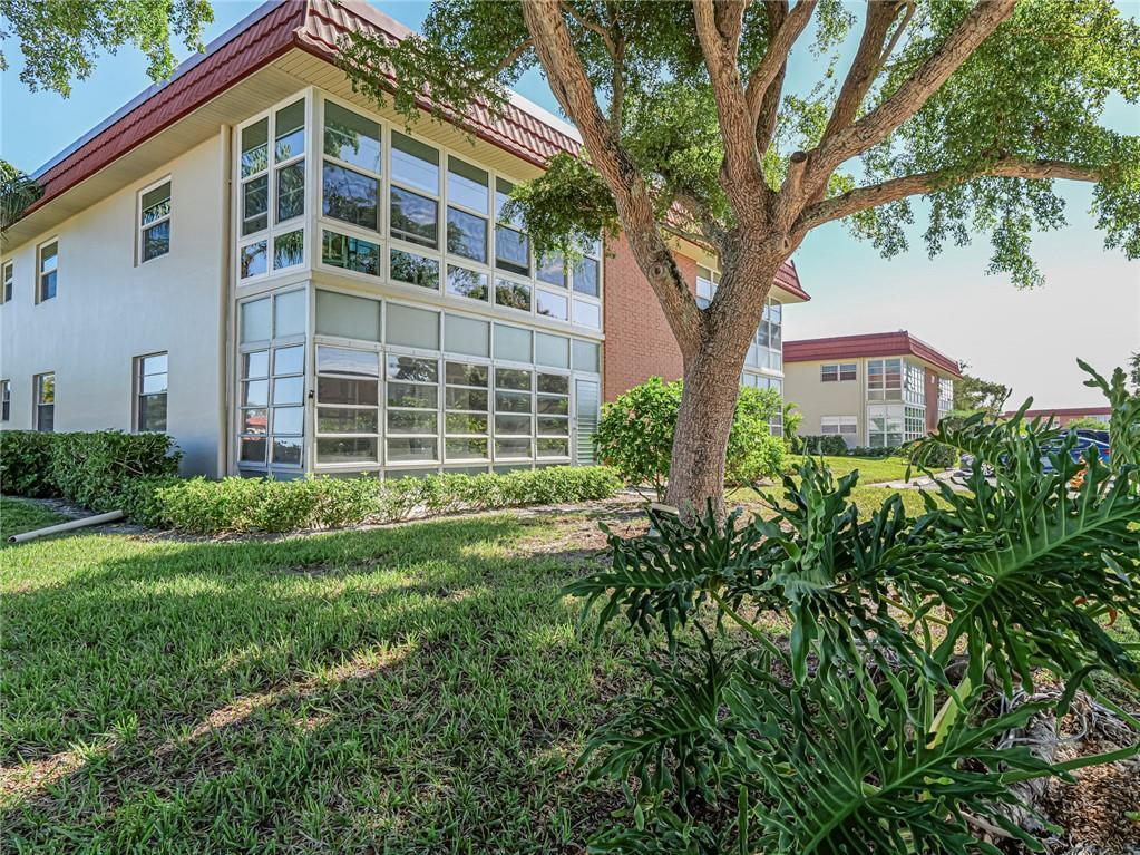 VISTA ROYALE PHASE IV BLDGS 83-111 - Residential