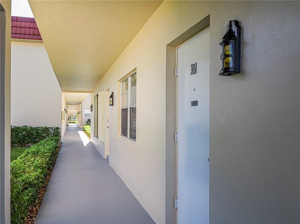 VISTA ROYALE PHASE IV BLDGS 83-111 - Residential