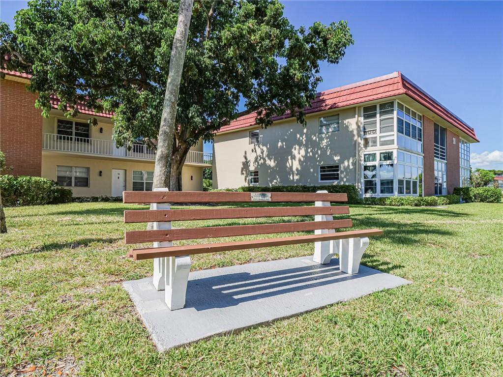 VISTA ROYALE PHASE IV BLDGS 83-111 - Residential