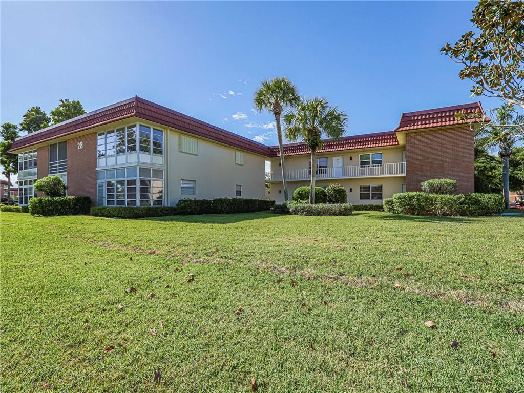 VISTA ROYALE PHASE IV BLDGS 83-111 - Residential