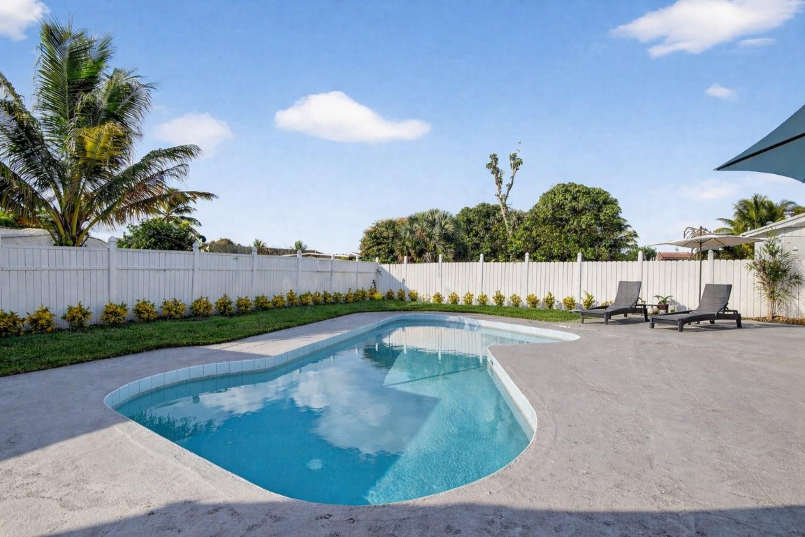 LAKE WORTH HILLS 2ND ADD - Residential