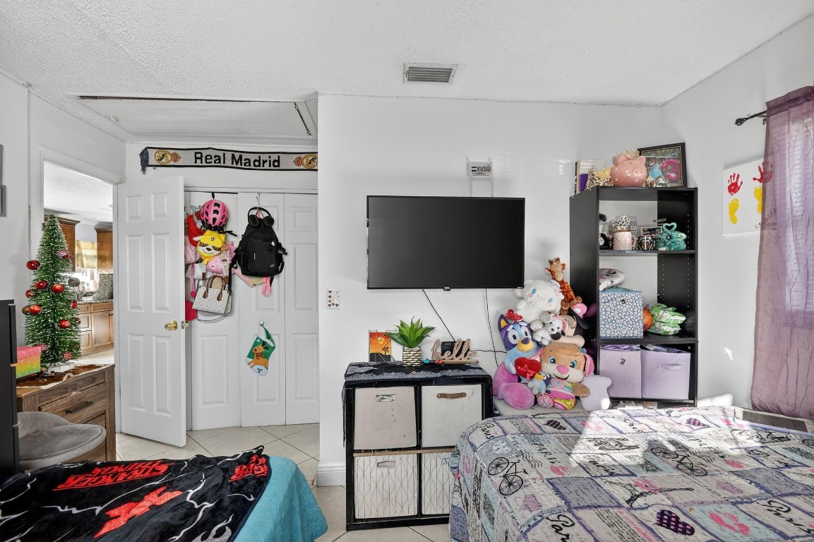 LAKE WORTH HILLS 2ND ADD - Residential