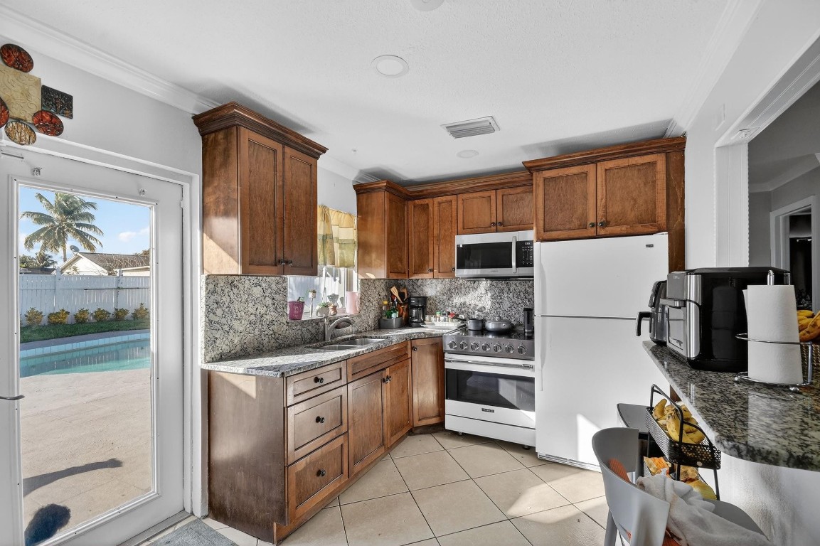 LAKE WORTH HILLS 2ND ADD - Residential