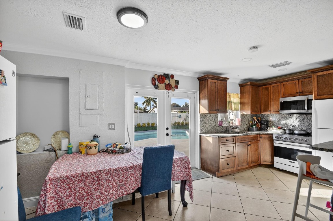 LAKE WORTH HILLS 2ND ADD - Residential