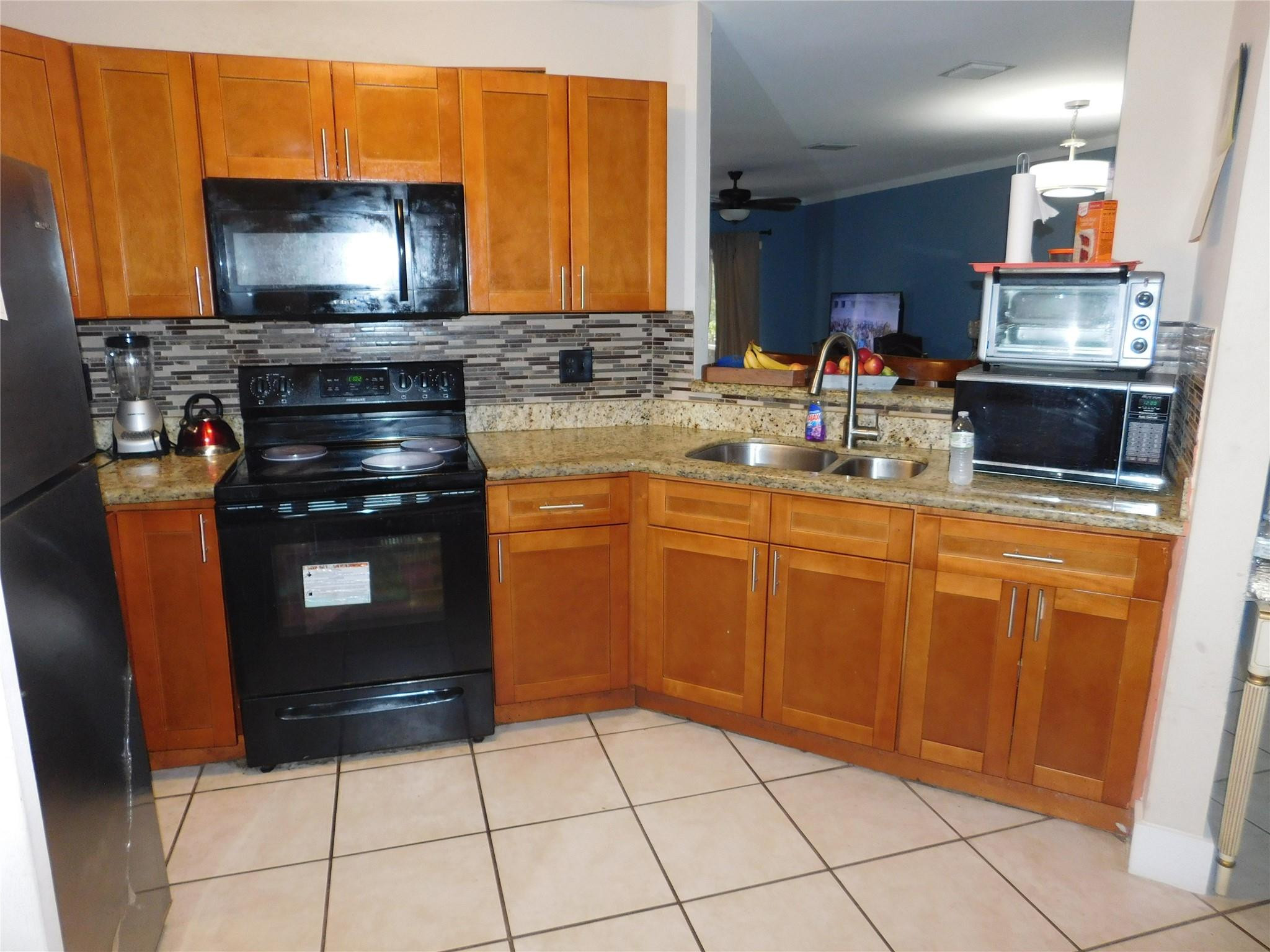 1106 SW 44th Way