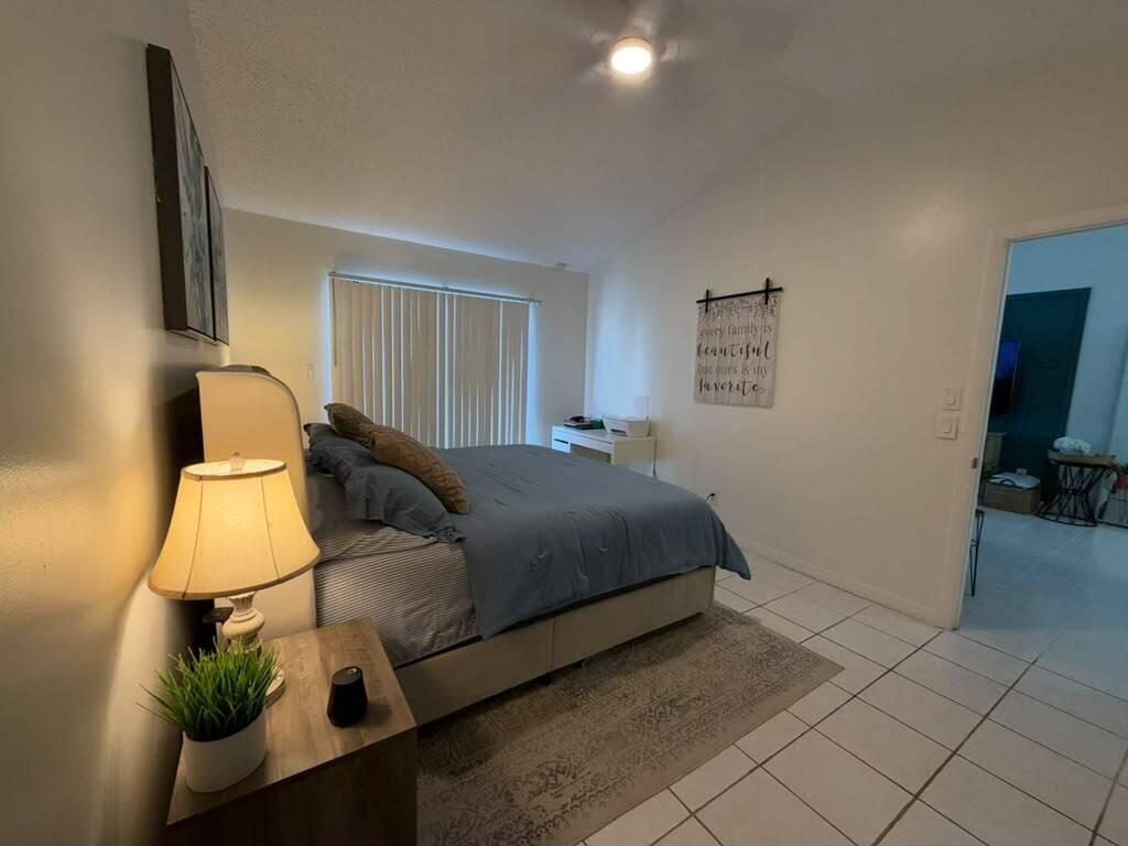 1437 ROYAL FOREST Court