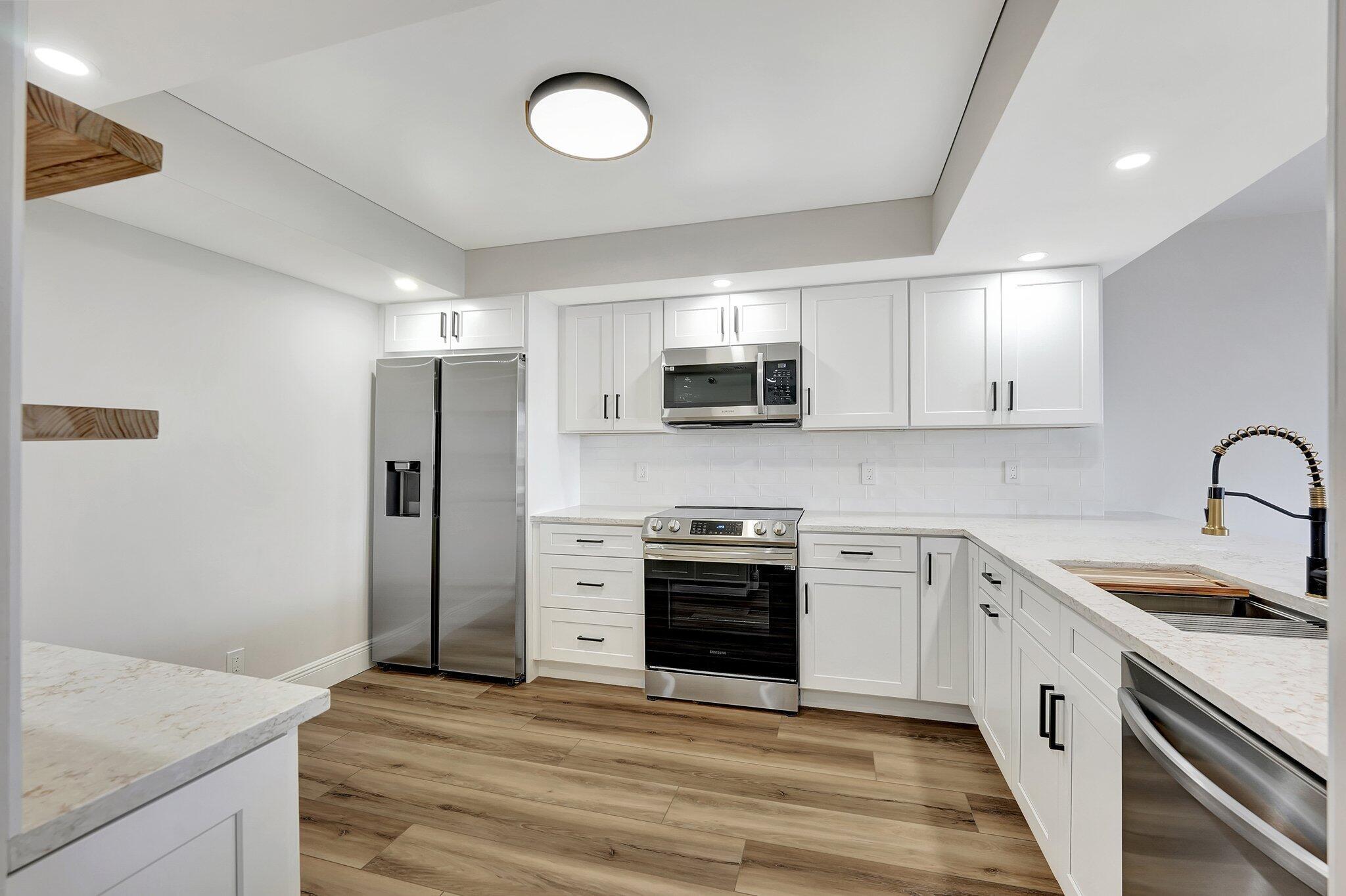 2900 NE 14th St Causeway 602