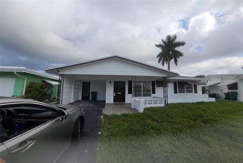 Single Family Residence in Tamarac FL 4903 51st Ct Ct.jpg