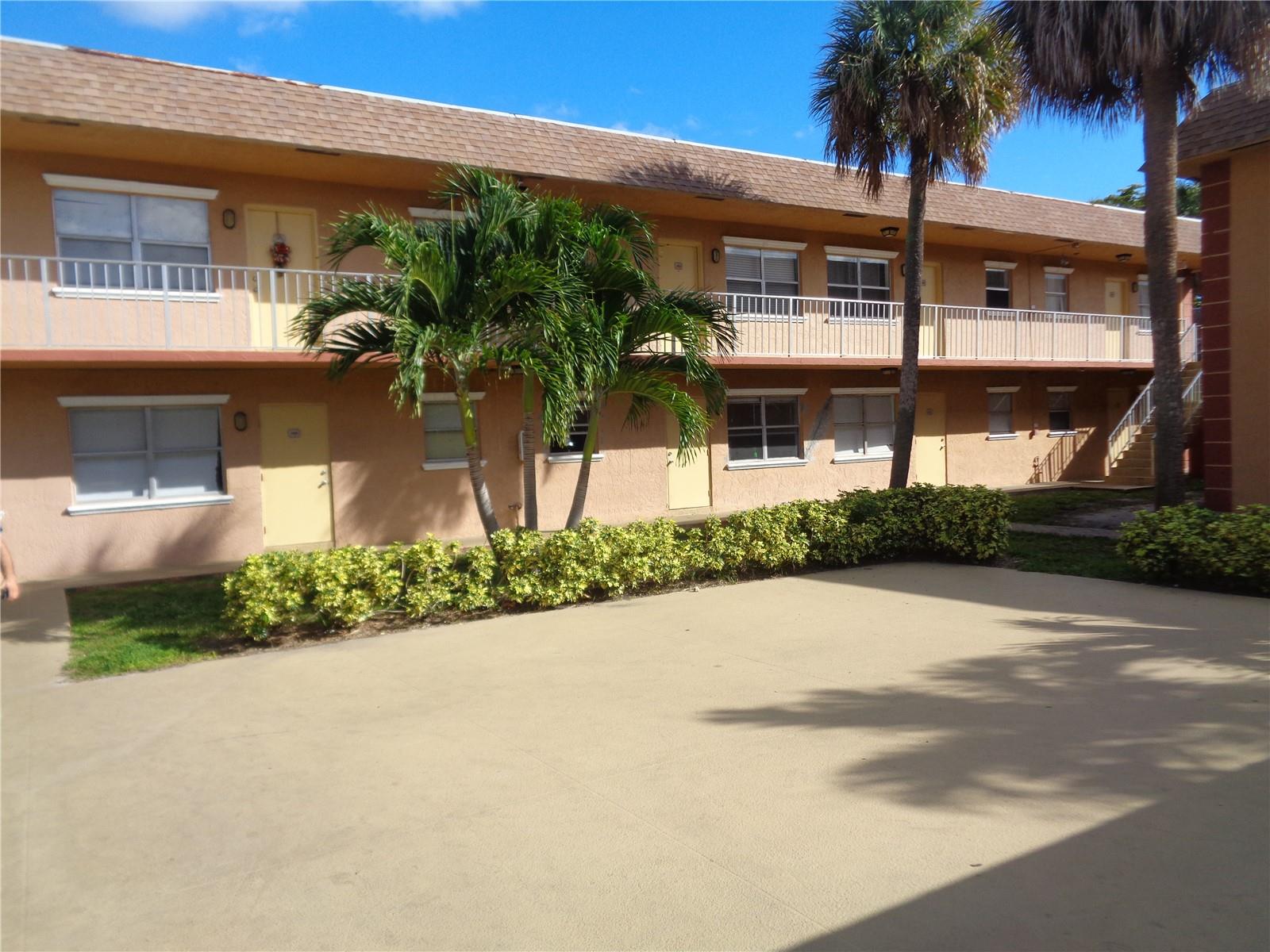This well-maintained 2-bedroom, 1-bath apartment offers comfort, convenience, and a smart layout ideal for small families, roommates, or individuals seeking extra space.
Enjoy a bright and airy living area perfect for relaxing or entertaining. The kitchen features ample cabinet space and essential appliances, with a cozy dining area nearby. Both bedrooms are generously sized with large closets, while the bathroom includes a full tub/shower combo and updated fixtures.
Additional features tile flooring, and off-street parking. Located in a quiet neighborhood with easy access to public transit, shops, and local parks.