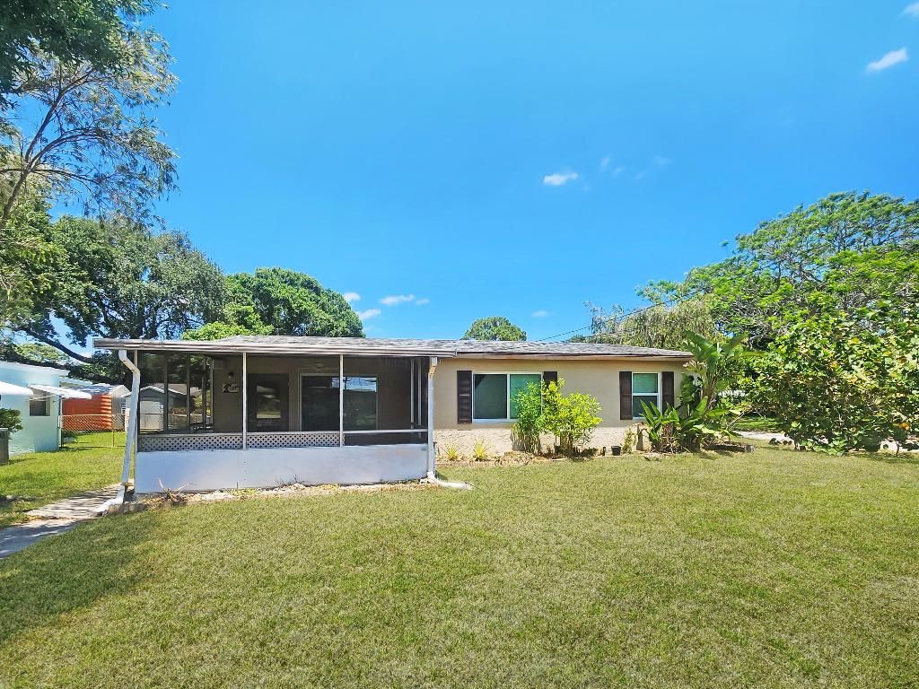 Photo of 1502 Zephyr Avenue, Fort Pierce, FL 34982 (MLS # R10985457)