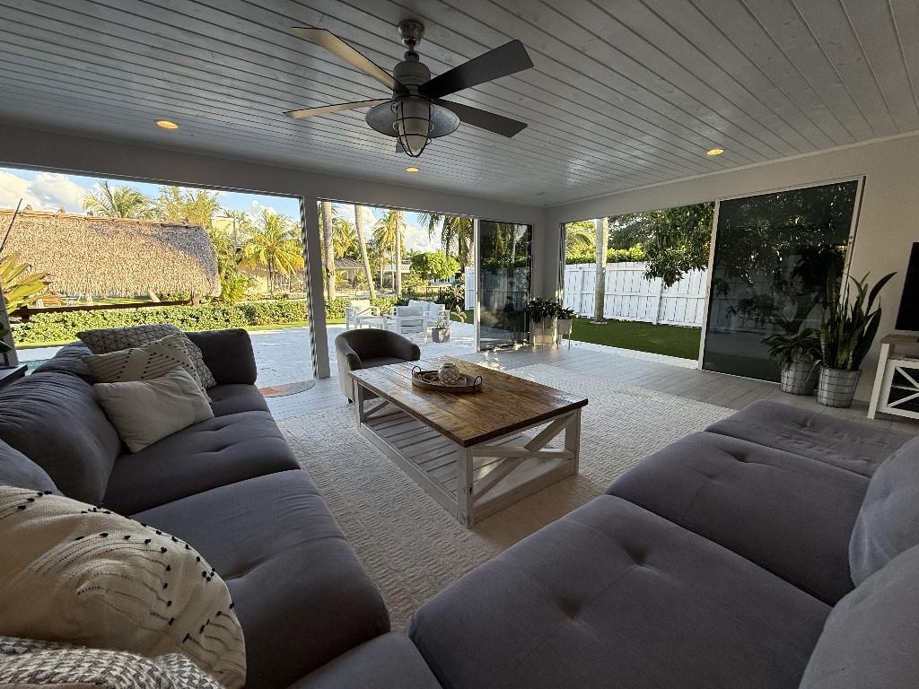 Tropic Palms 02 - Residential