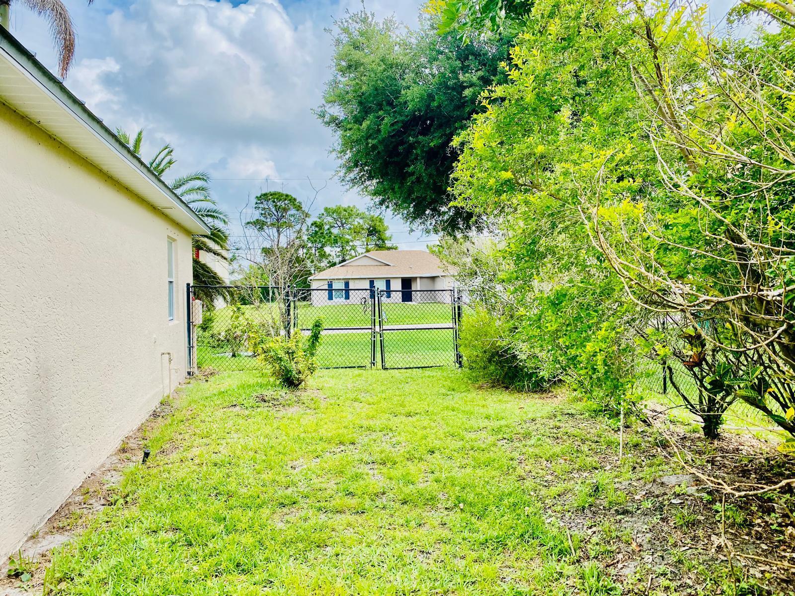 PORT ST LUCIE SECTION 44 - Residential Lease