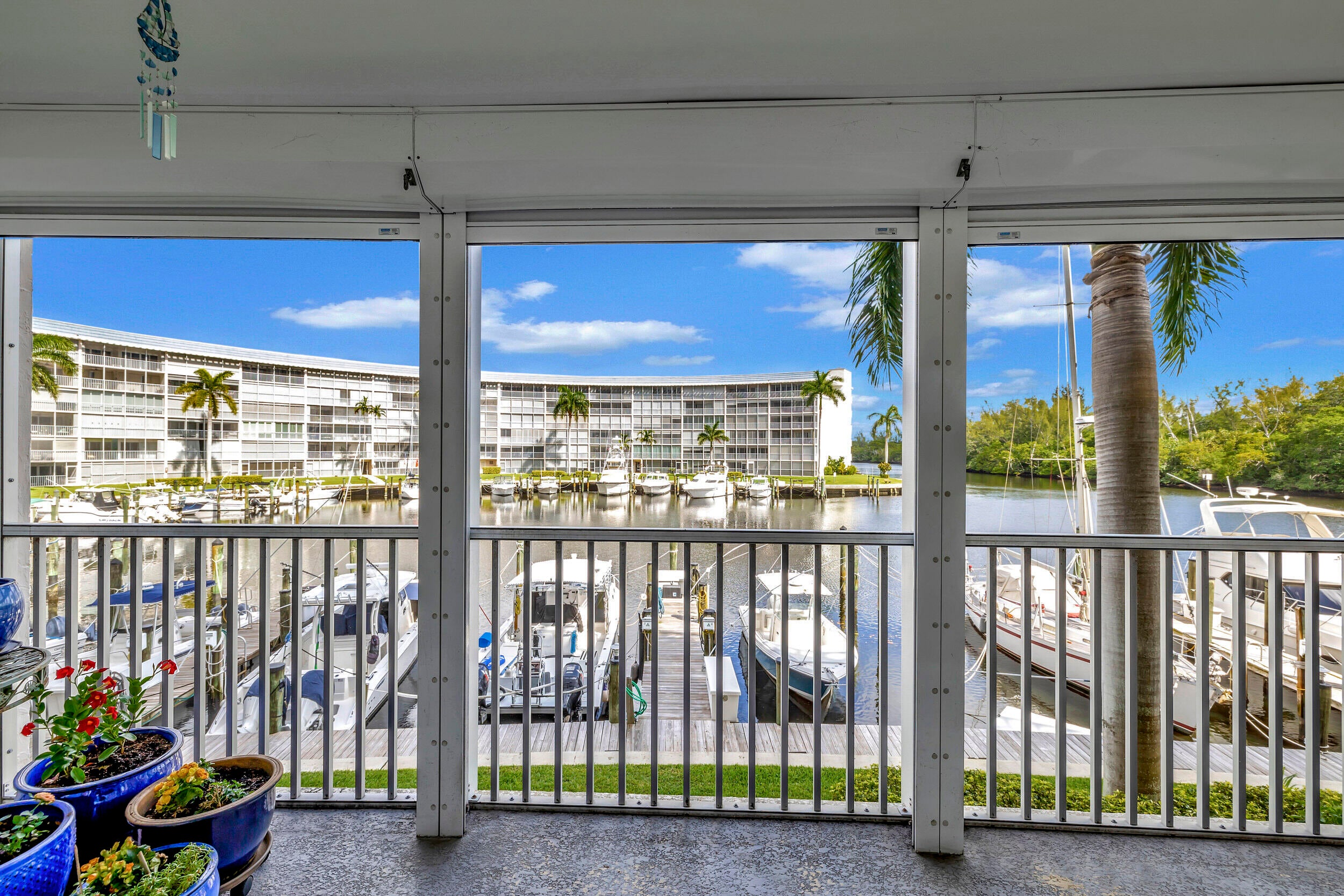 1537 E Hillsboro Boulevard 239