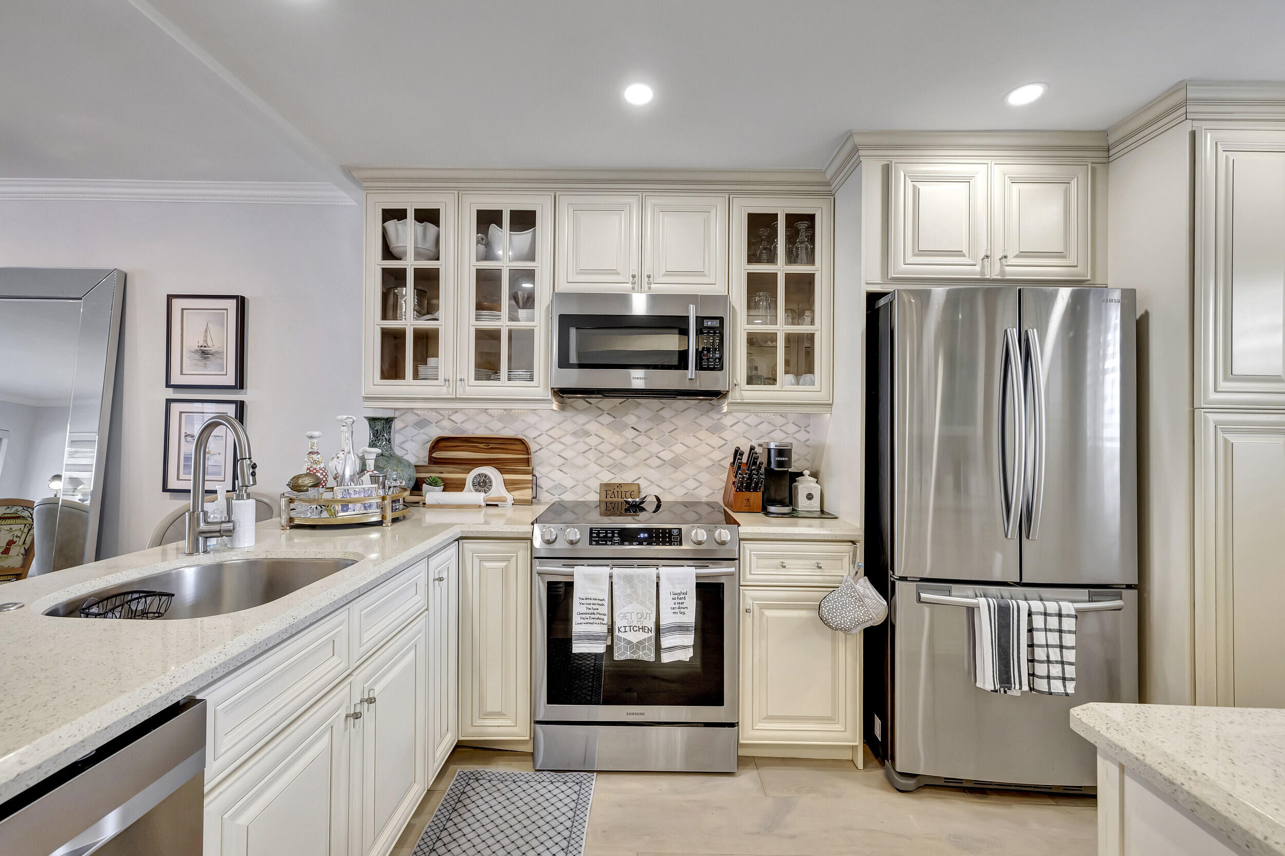 1537 E Hillsboro Boulevard 239