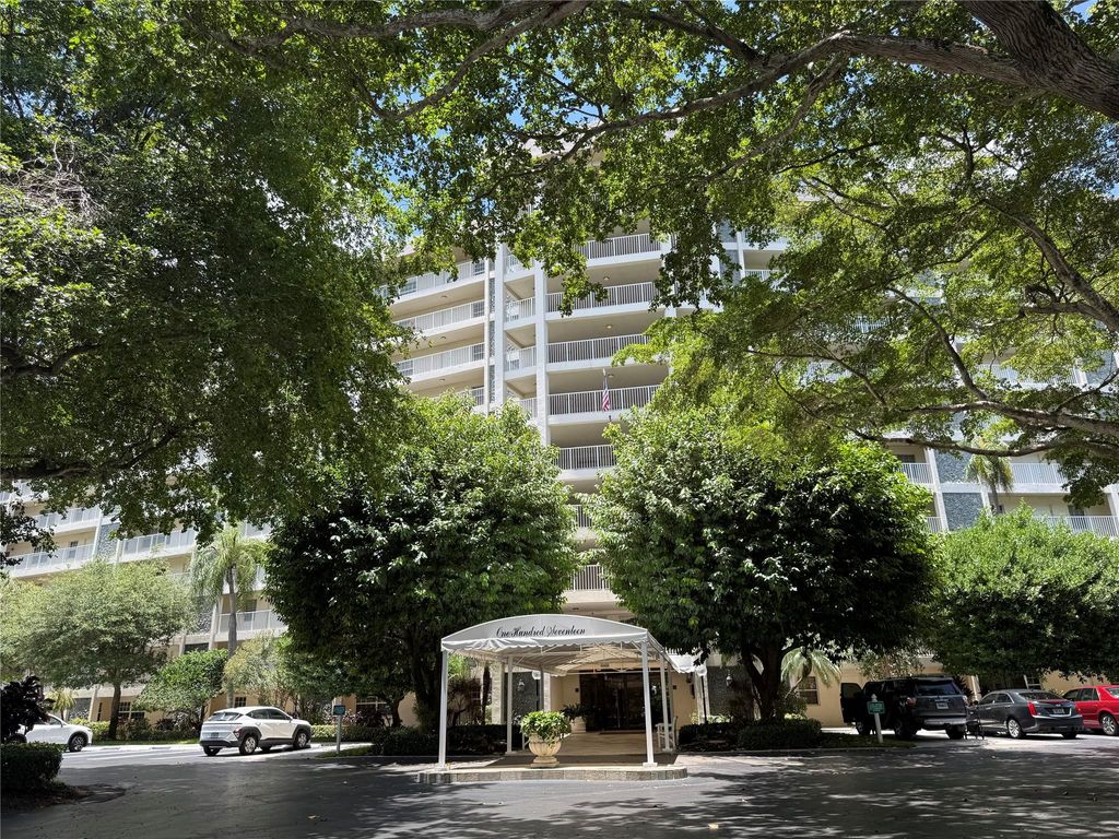 Photo of 3499 Oaks Way #506, Pompano Beach, FL 33069 (MLS # F10515531)
