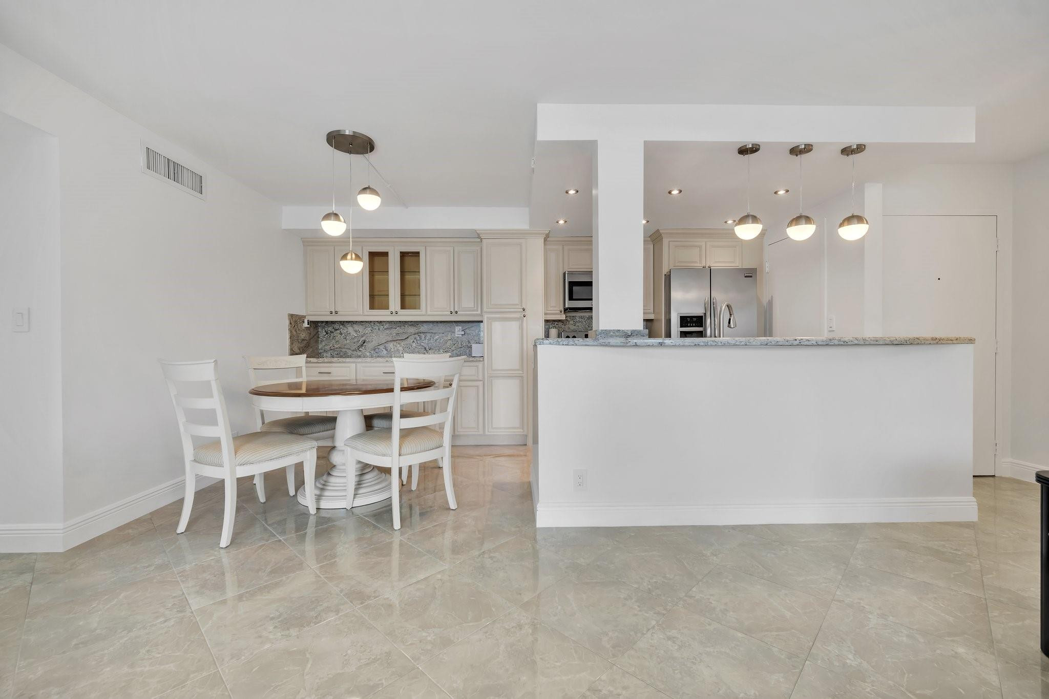 720 Bayshore Drive 304