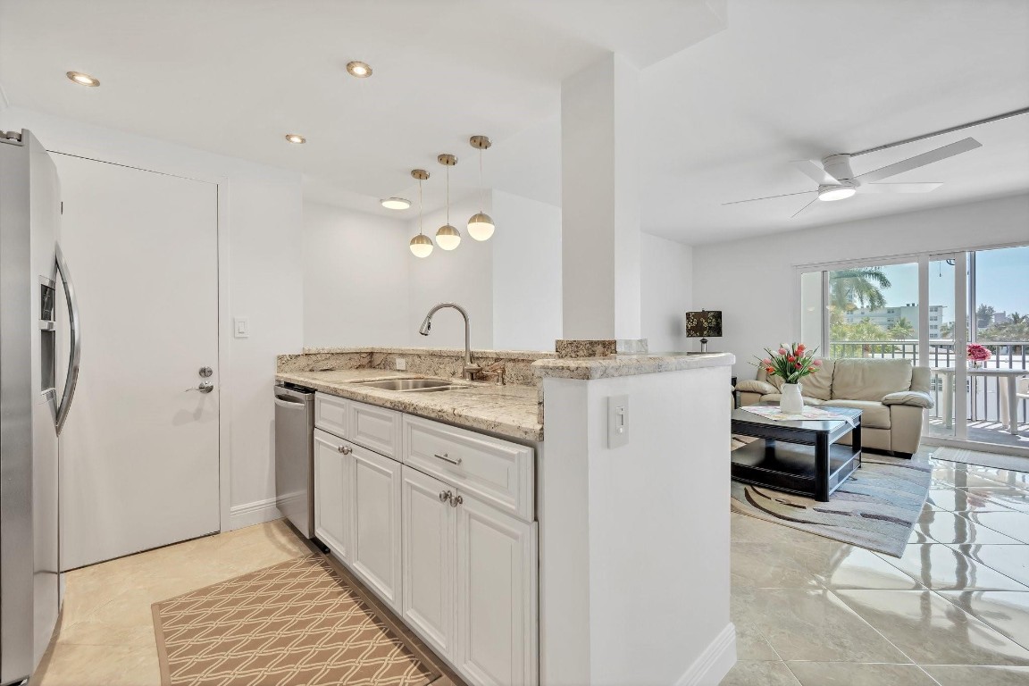 720 Bayshore Drive 304