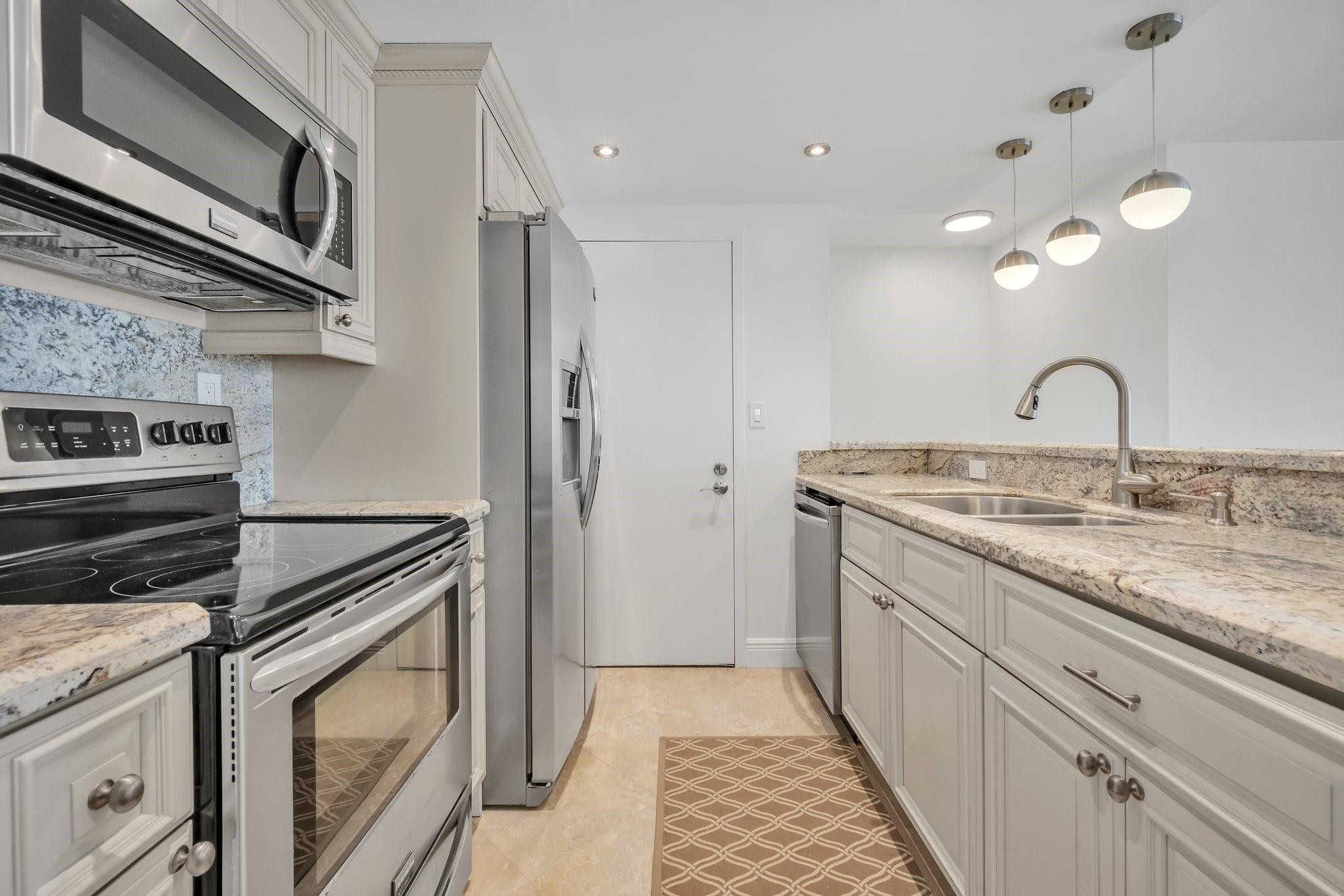 720 Bayshore Drive 304