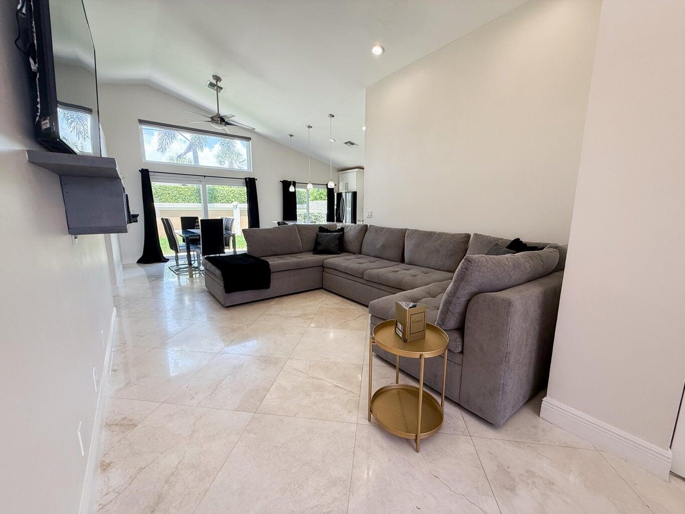 8265 Palm Gate Drive