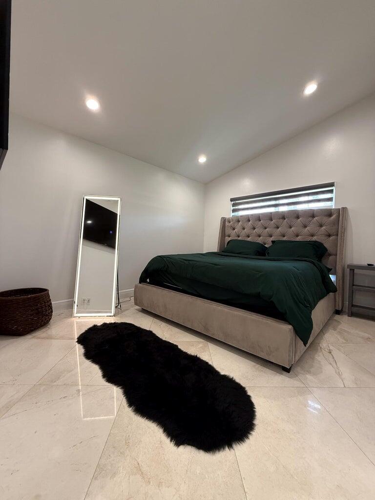 GATEWAY PALMS - Residential
