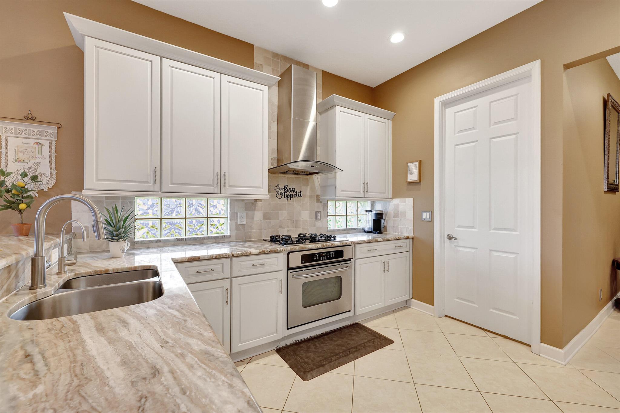 MAGNOLIA LAKES PHASE 1 ST LUCIE WEST NO 151 - Residential