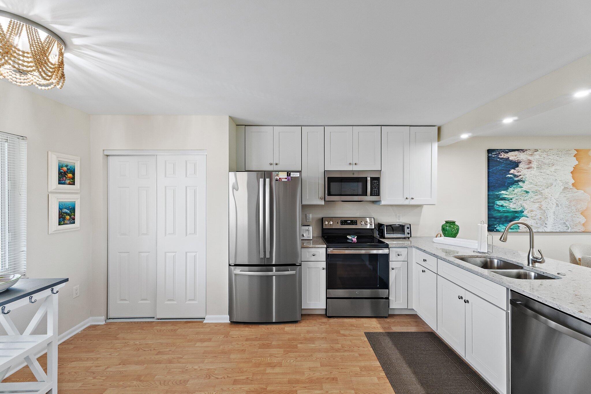 275 PALM Avenue C302