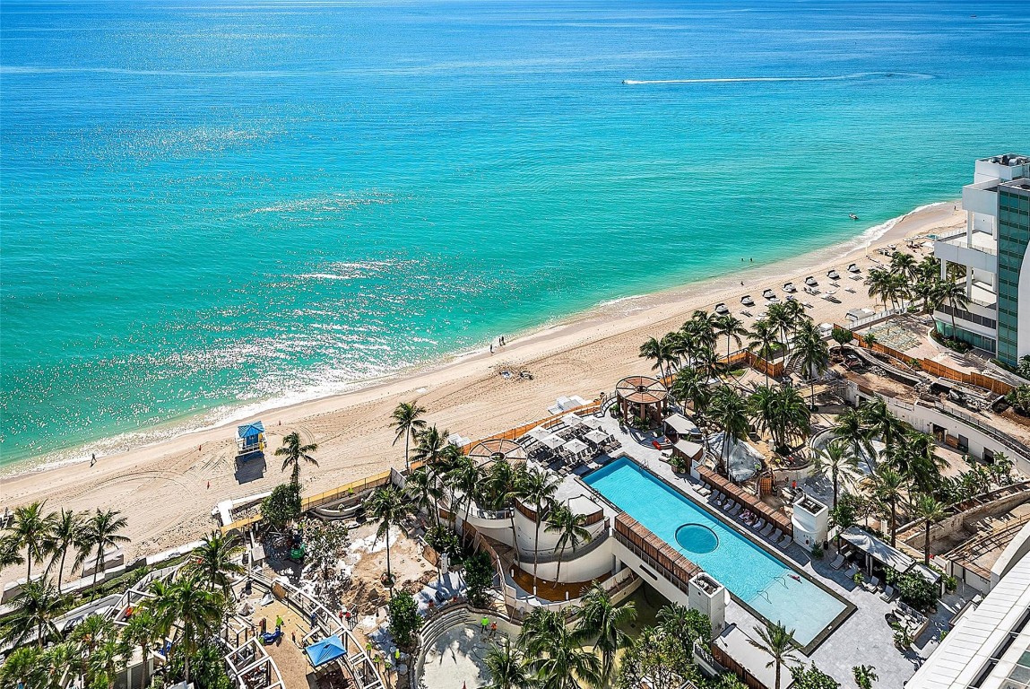 DIPLOMAT OCEANFRONT RESID - Residential