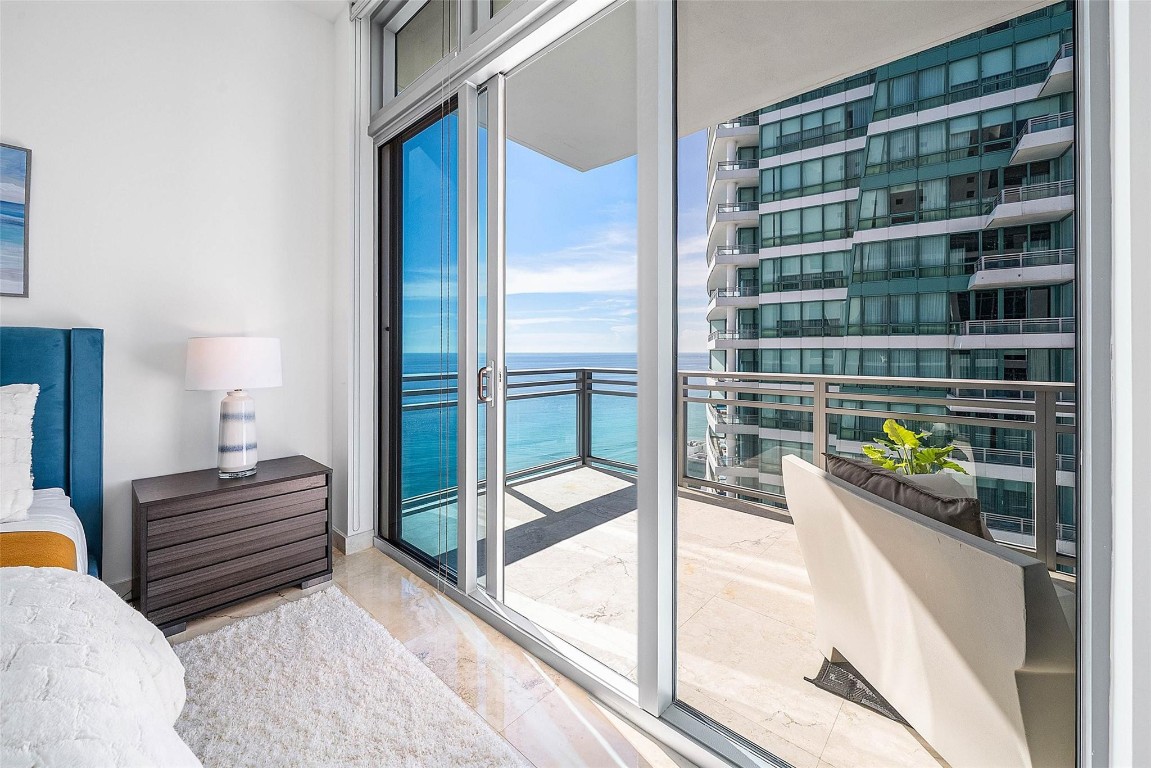 DIPLOMAT OCEANFRONT RESID - Residential