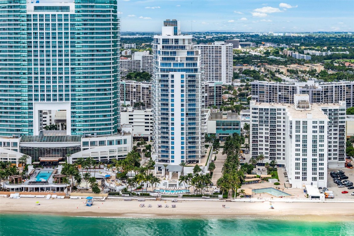 DIPLOMAT OCEANFRONT RESID - Residential