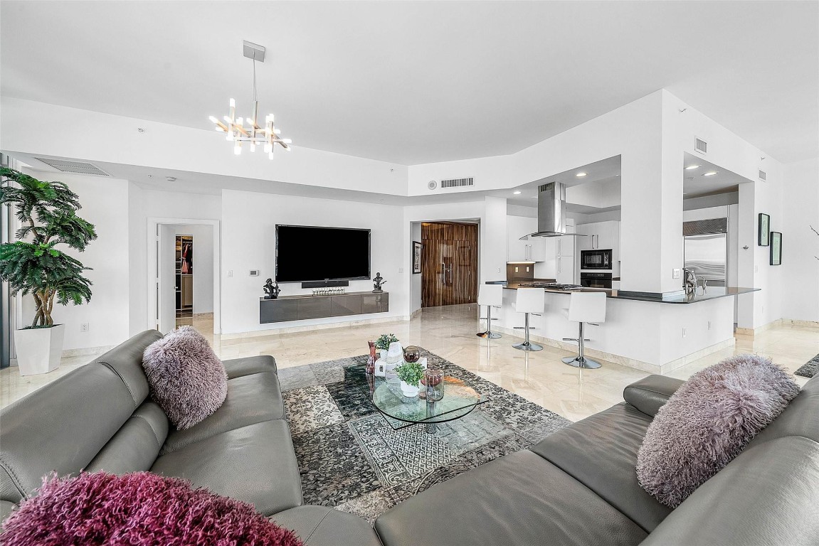 DIPLOMAT OCEANFRONT RESID - Residential