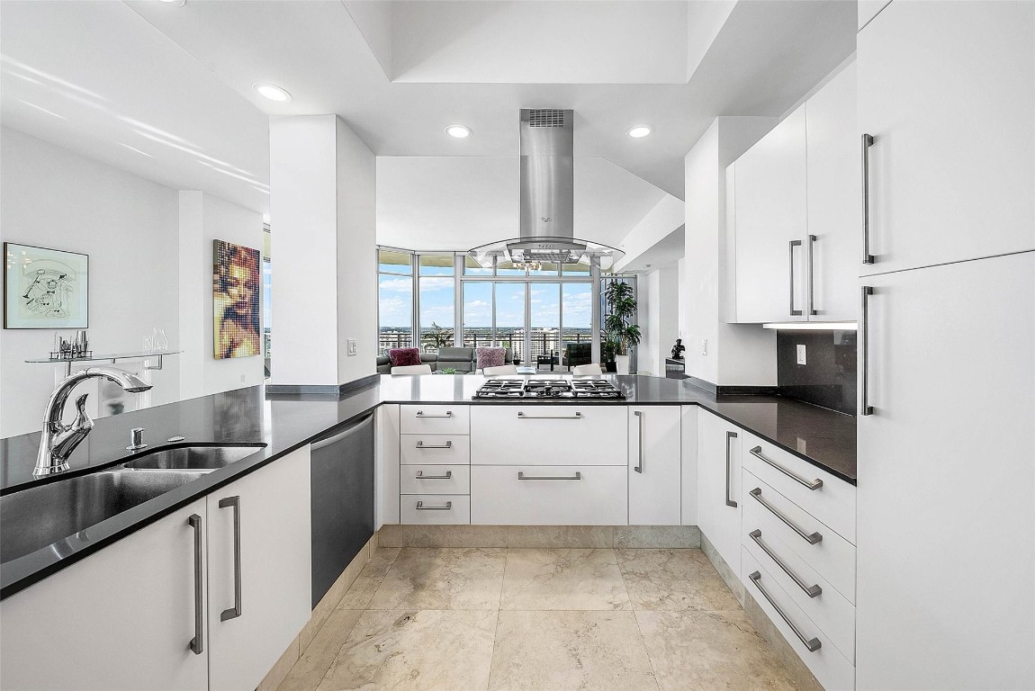 DIPLOMAT OCEANFRONT RESID - Residential