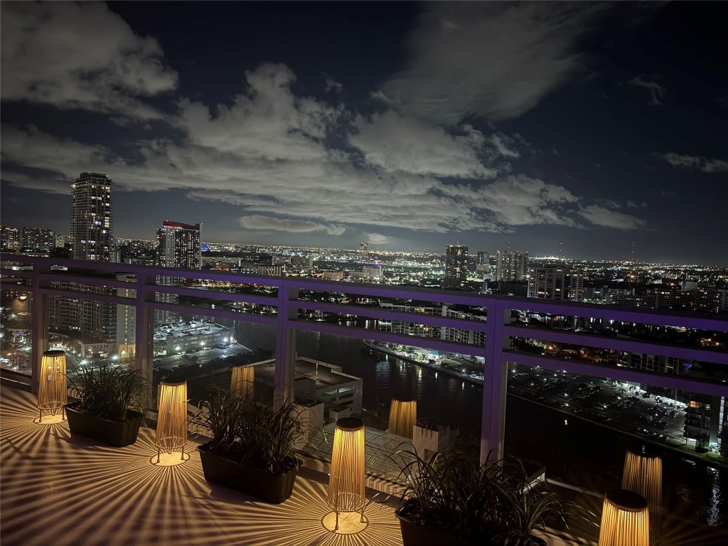 DIPLOMAT OCEANFRONT RESID - Residential