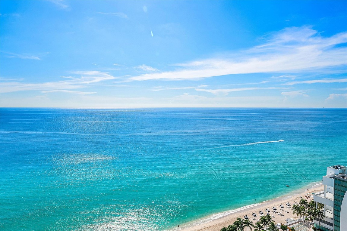 DIPLOMAT OCEANFRONT RESID - Residential