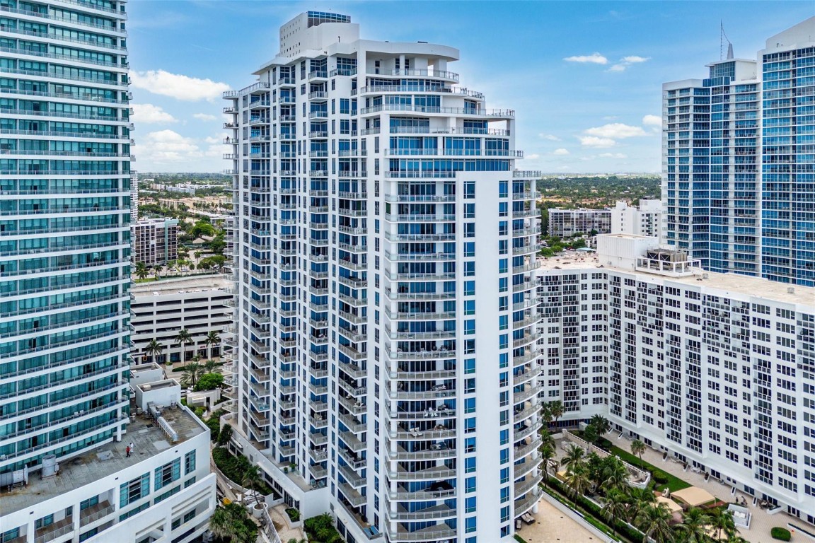 DIPLOMAT OCEANFRONT RESID - Residential