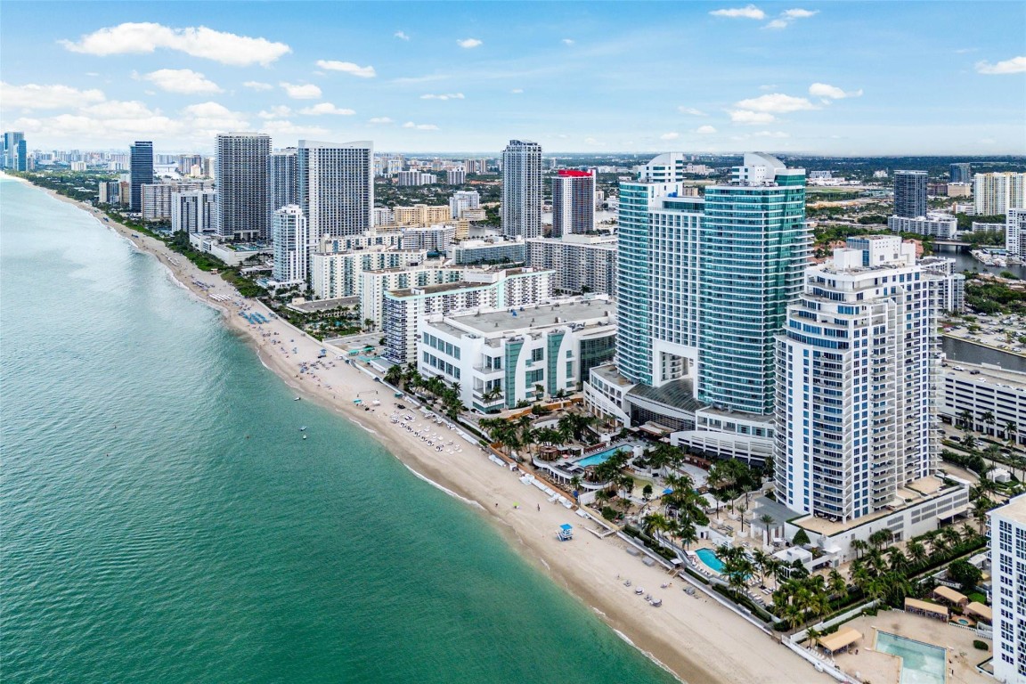 DIPLOMAT OCEANFRONT RESID - Residential