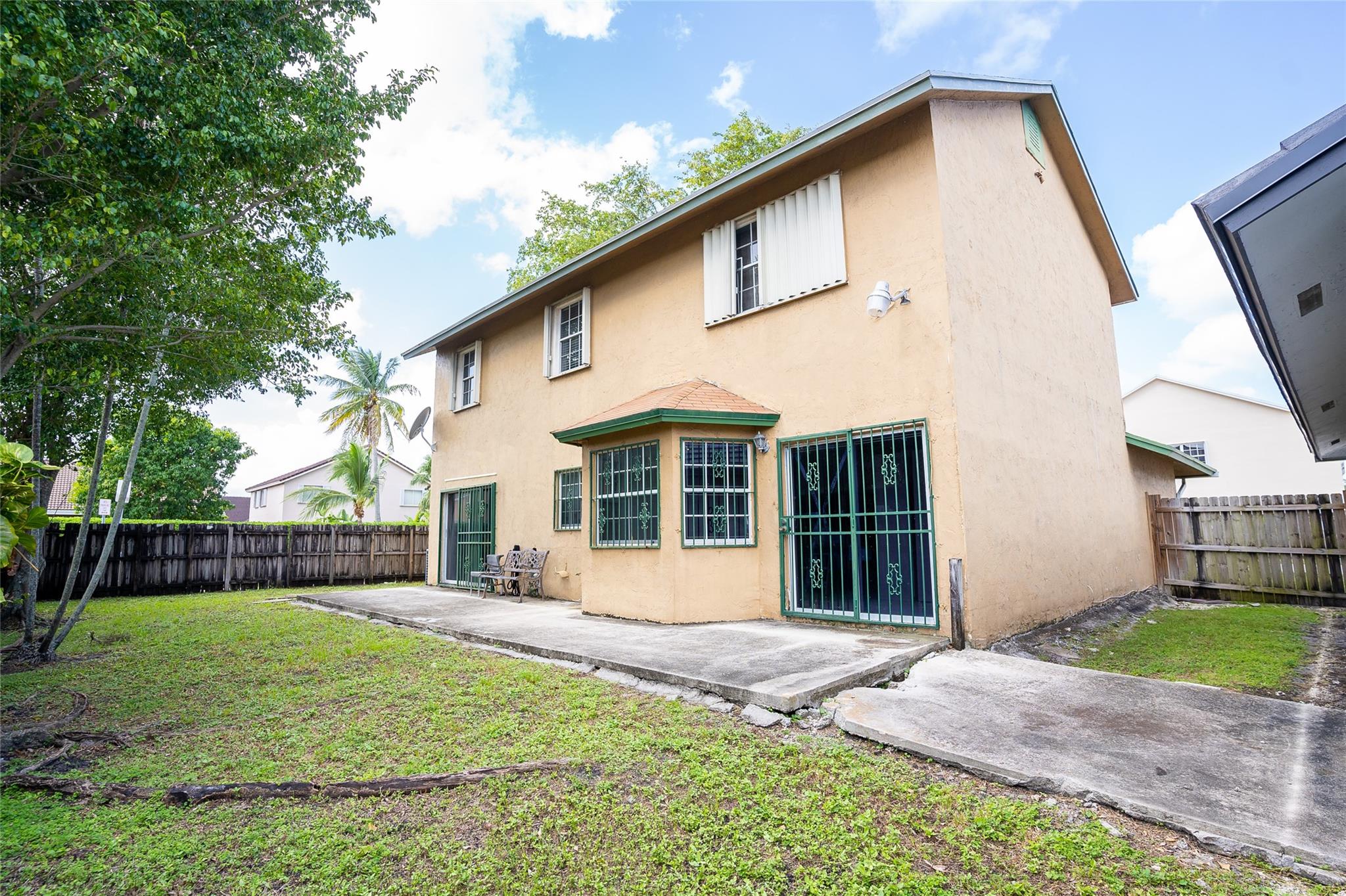 Country Lake Park - Residential