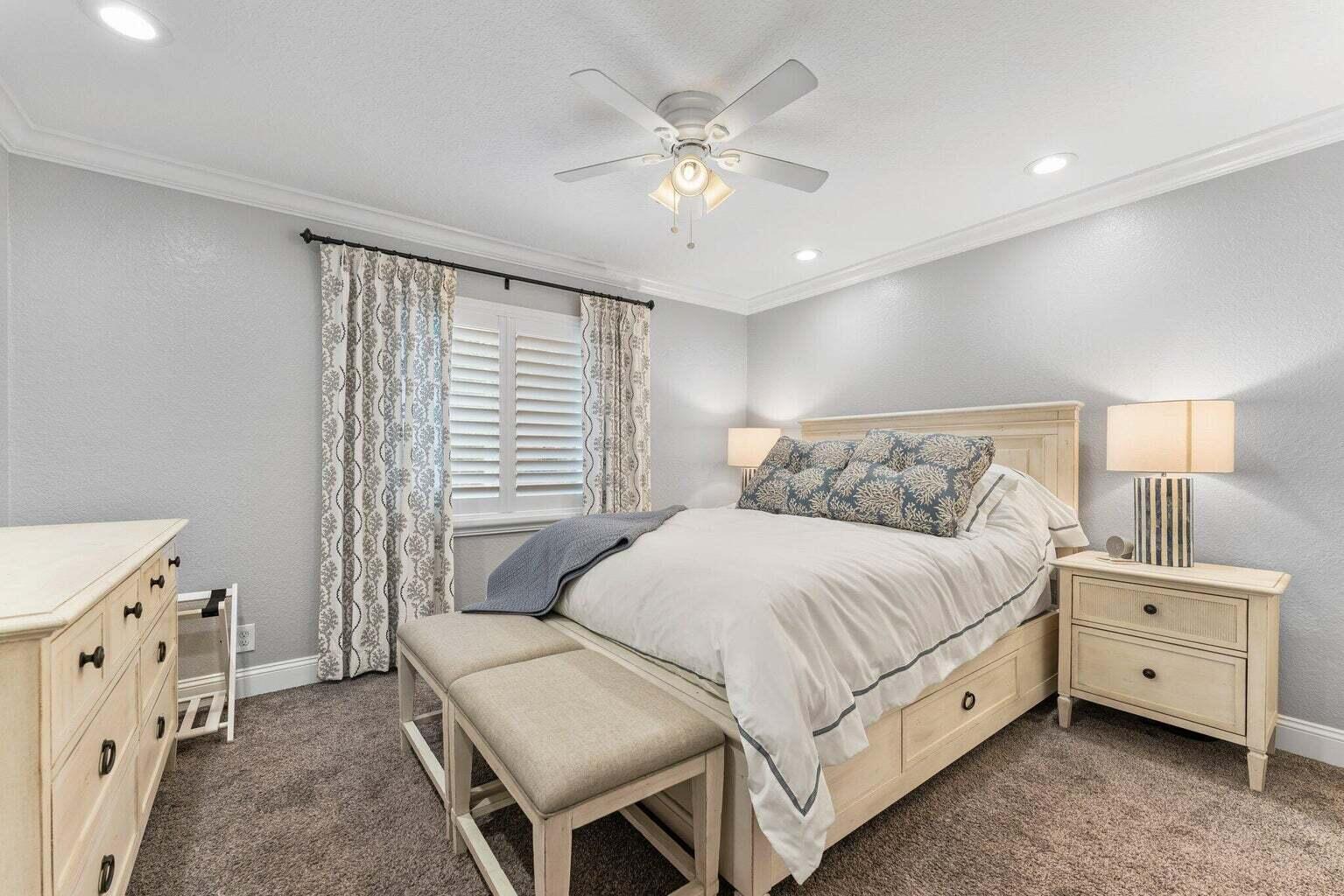 LAS FLORES RANCHOS - Residential