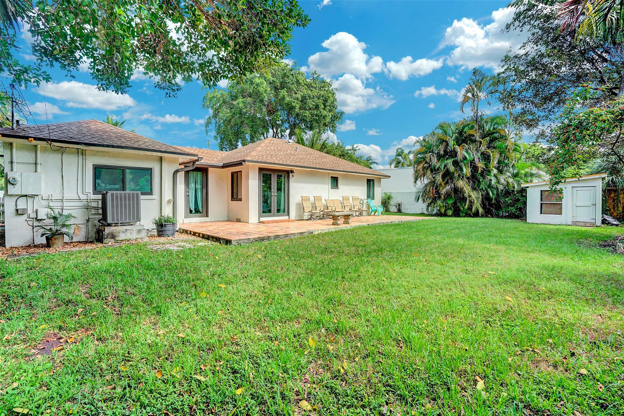 HILLSBORO SHORES SEC - Residential