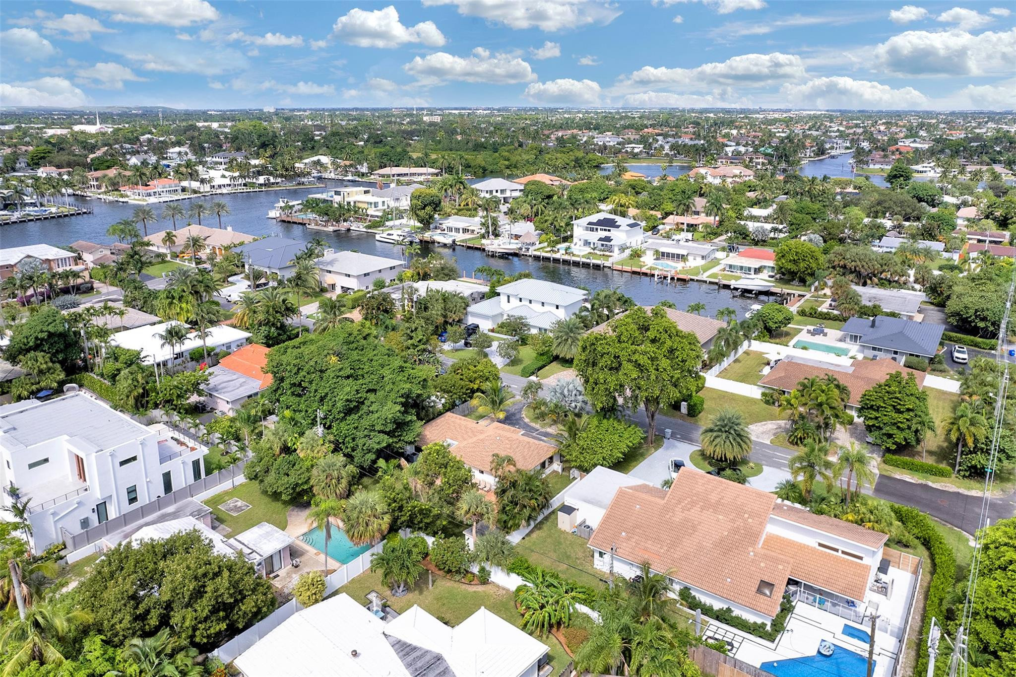 HILLSBORO SHORES SEC - Residential