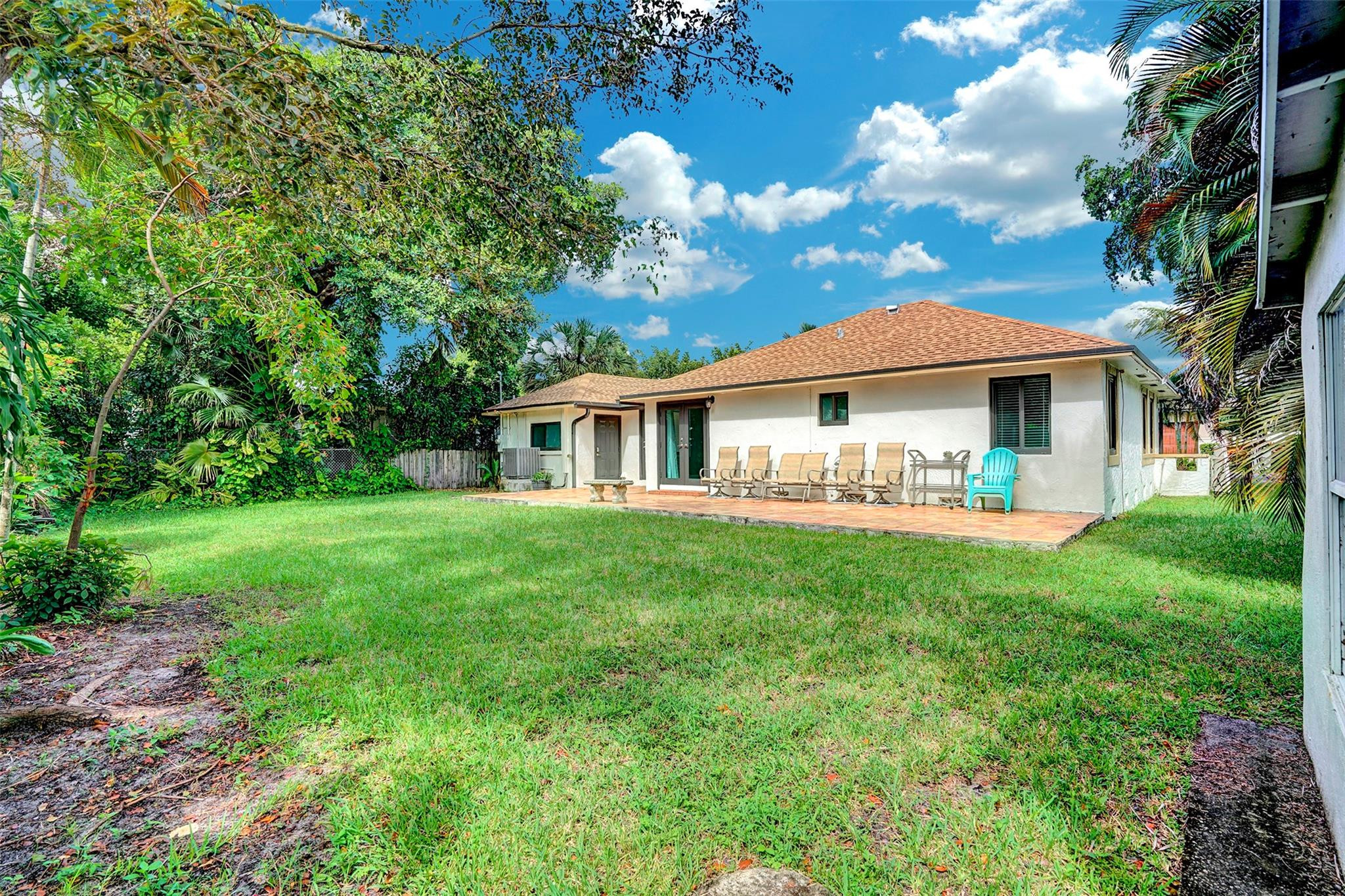 HILLSBORO SHORES SEC - Residential