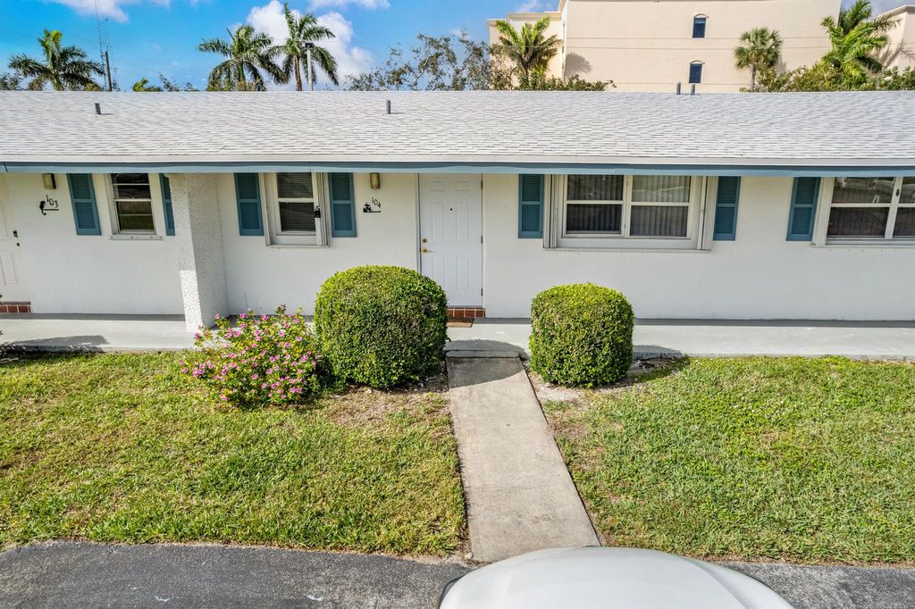 Photo of 1119 Lake Terrace #104, Boynton Beach, FL 33426 (MLS # R10952160)