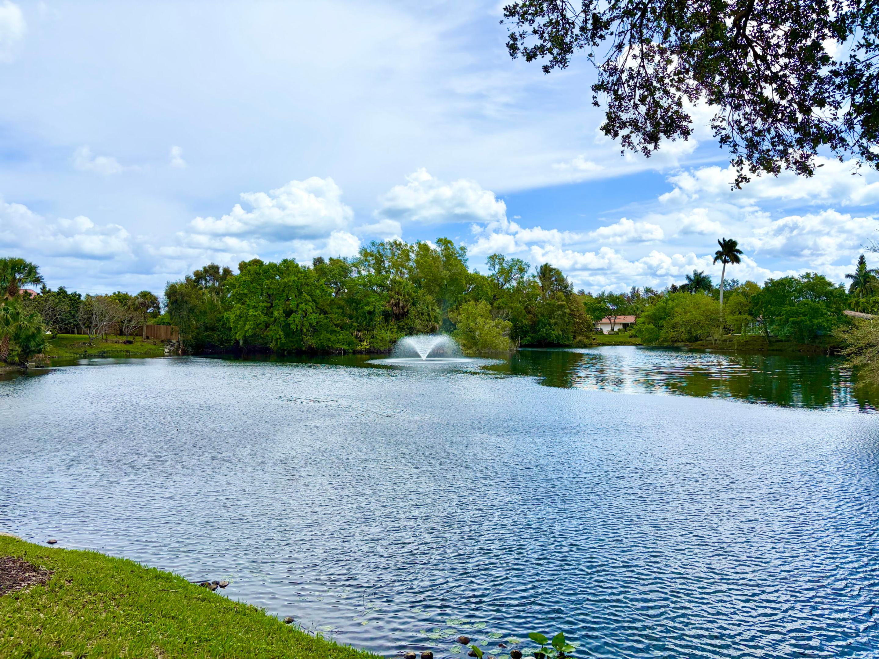 ALBERT LAKES GARDEN - Residential