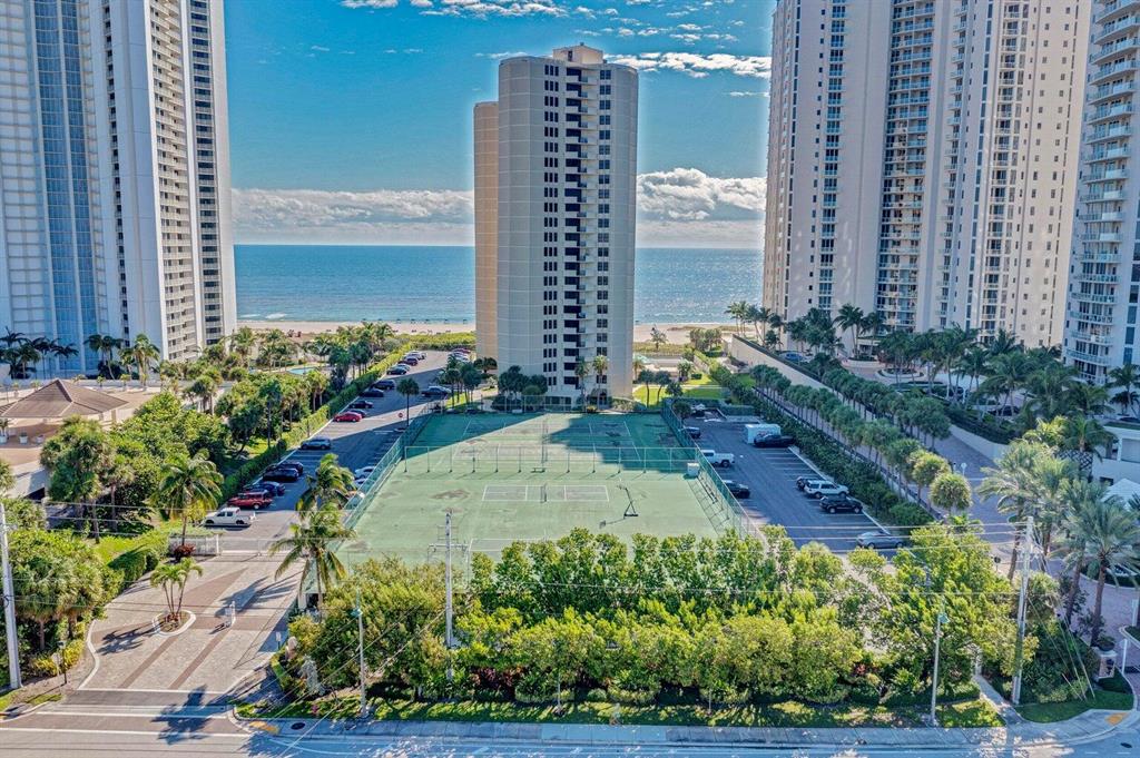 PHOENIX TOWERS - Residential