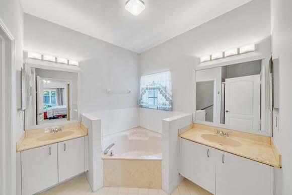 LAKES BY THE BAY SEC 10 - Residential