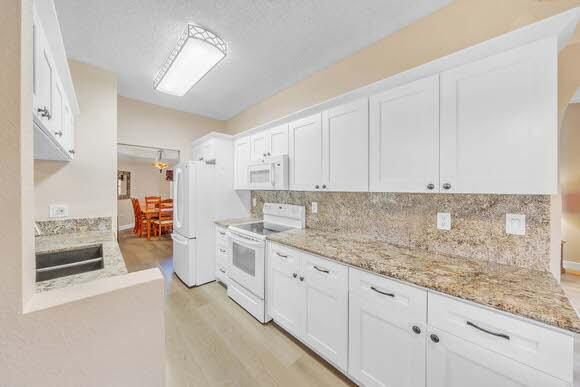 LAKES BY THE BAY SEC 10 - Residential