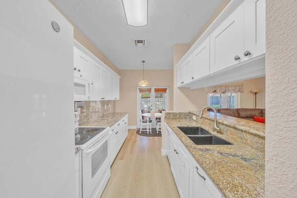 LAKES BY THE BAY SEC 10 - Residential