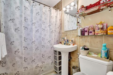 Tiny photo for 5225 NE 2nd Terrace, Oakland Park, FL 33334 (MLS # F10543324)
