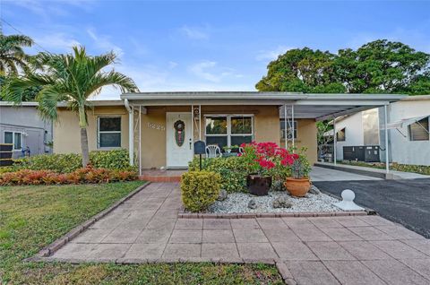 Photo of 5225 NE 2nd Terrace, Oakland Park, FL 33334 (MLS # F10543324)