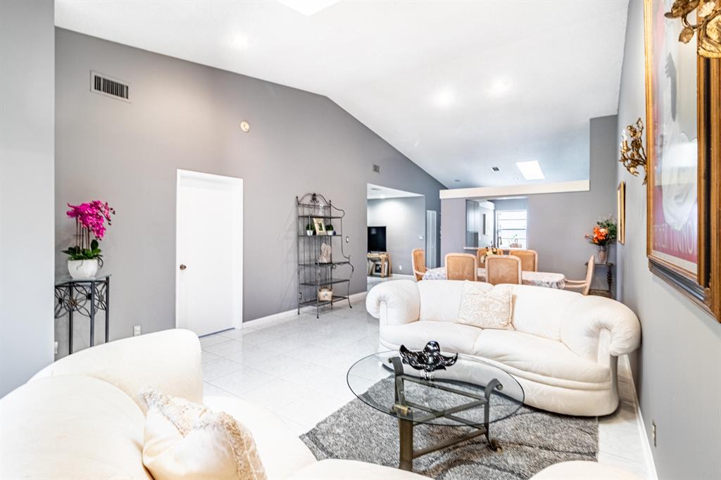 Huntington Pointe - Residential Lease